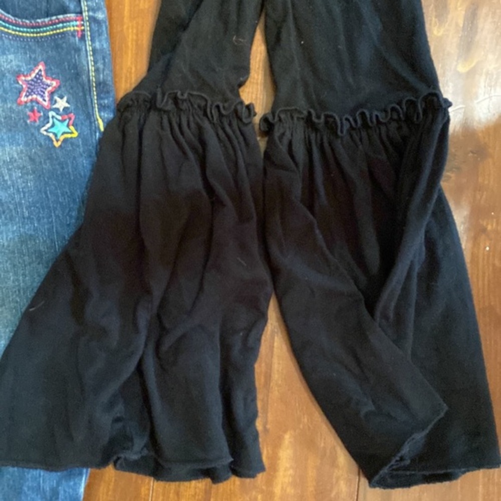 Lot of 4T TCP red stretch bow shirt Star jeans, ruffle bottom‎ black pants - Picture 8 of 9